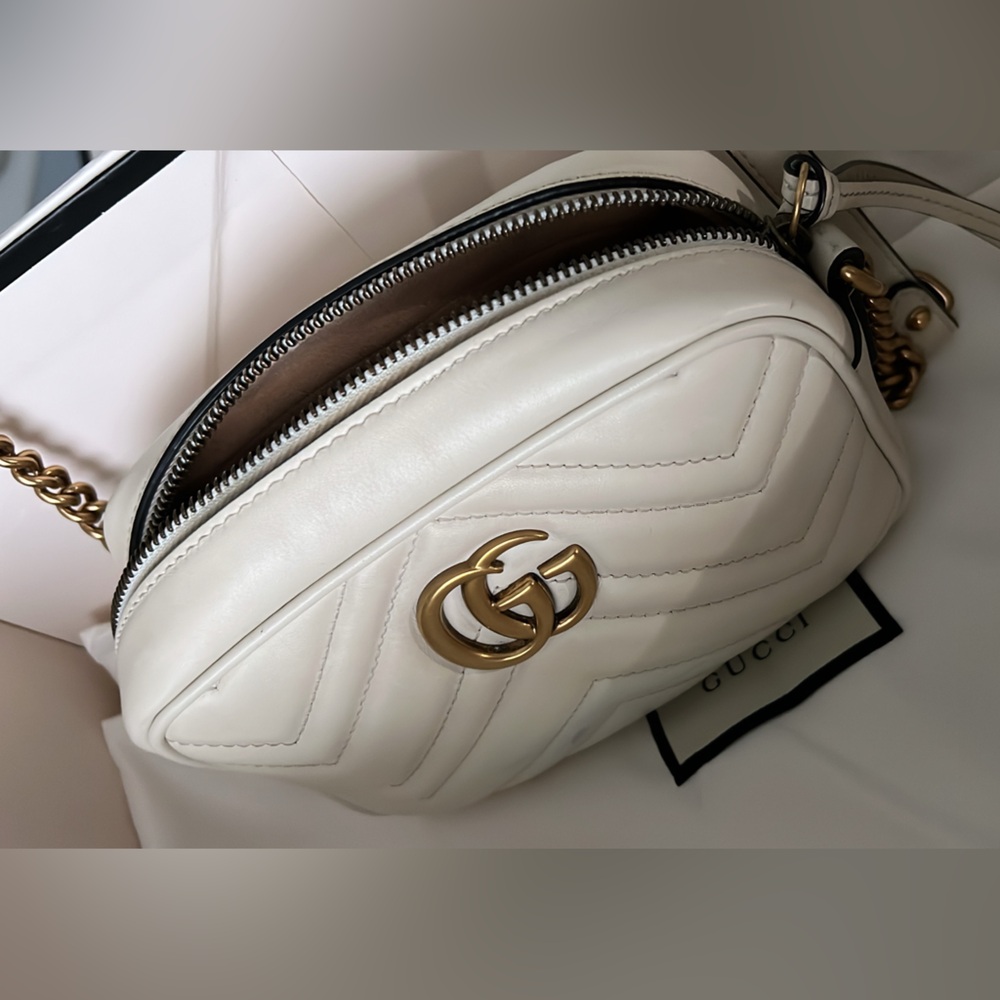 Gucci White Crossbody Bag with Quilted Pattern